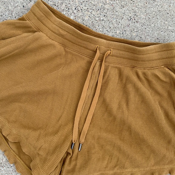 lululemon athletica Pants - Lululemon mellow in hr short 5” waffle shorts